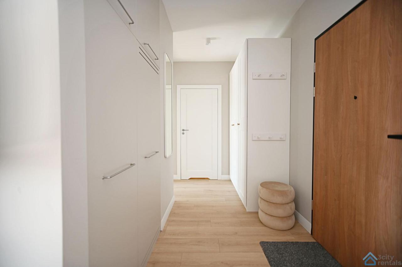 Beige 3City Apartment With Parking In Gdansk By Noclegi Renters Exterior photo